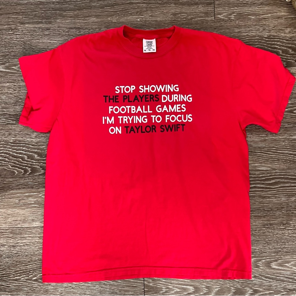Taylor Swift, Chiefs T-shirt